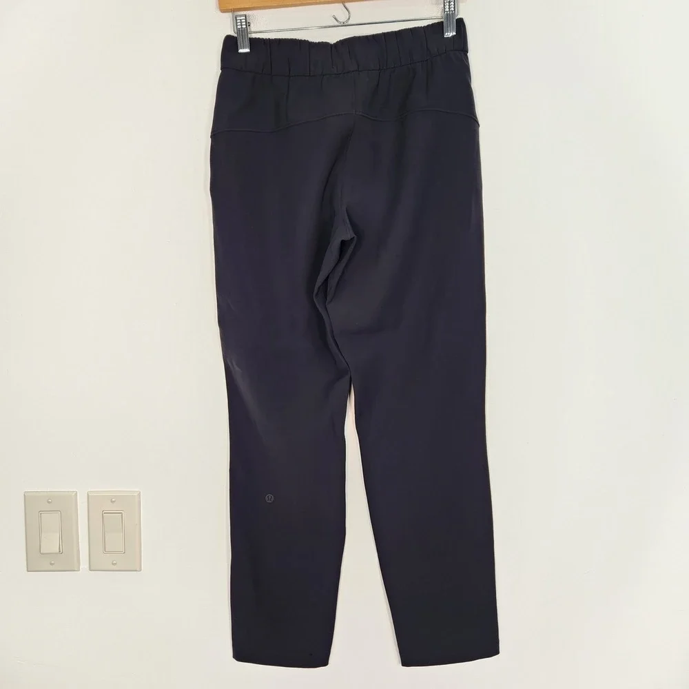 Lululemon On The Fly Pant Size 4 Woven 27